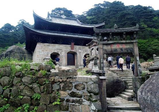 说明: Macintosh HD:Users:guanying:Desktop:三清山科普绘本:三清宫.jpg